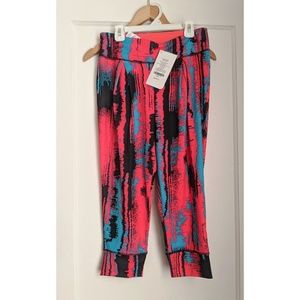Fun fabletics Capri yoga pants